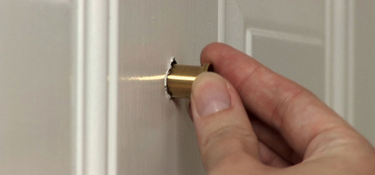 peephole door repair in West Rancho Dominguez